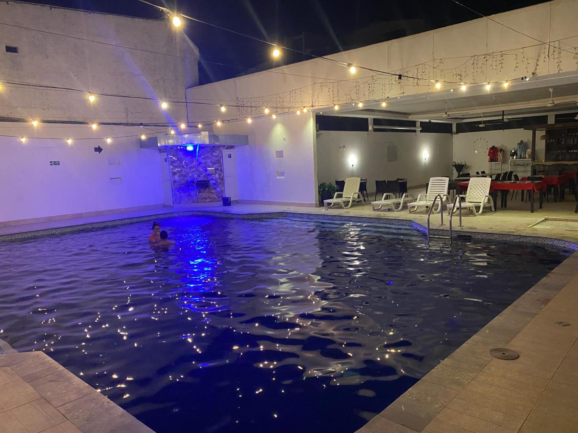 Hotel Deluxe Oasis De La Colina Жирардо Екстер'єр фото